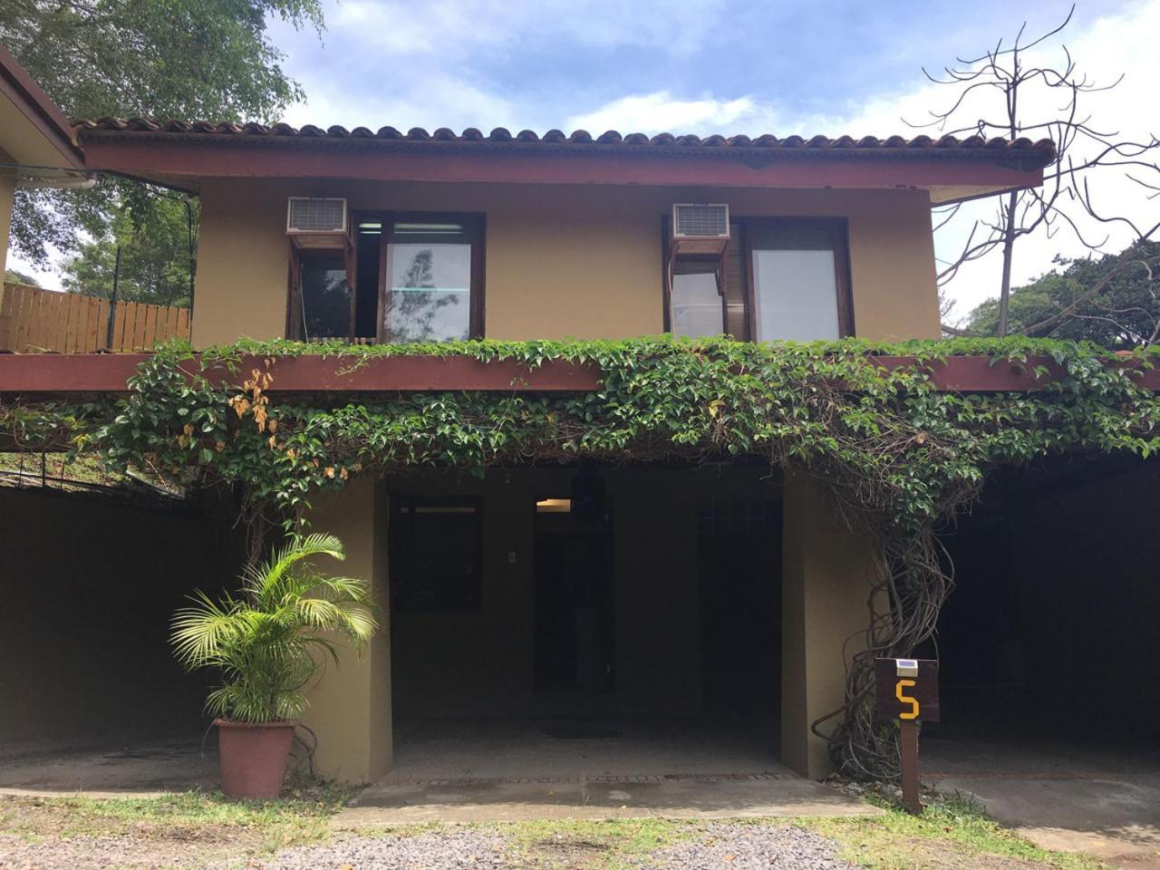 Aranjuez Lofts Santa Ana Apartment Santa Ana  Phòng bức ảnh